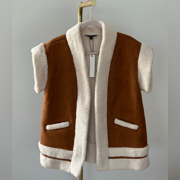 Central Park West Alwyn Vest in Cognac size Large NWT - Picture 5 of 15